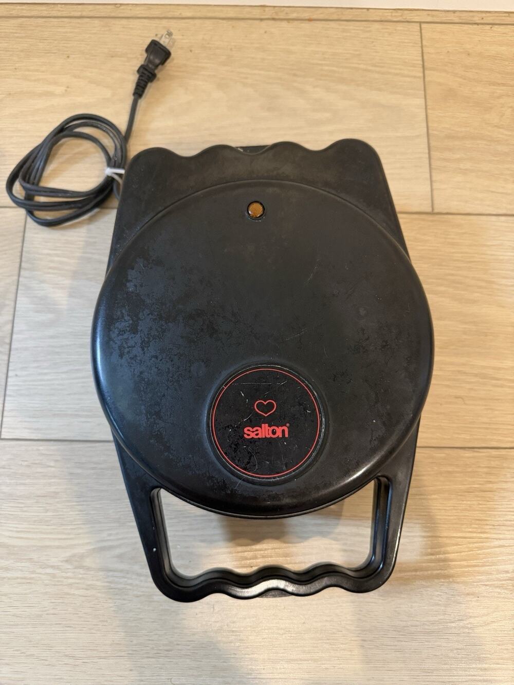 Salton Hearts Delight 5-HEARTS Waffle Maker Iron Model WM-5A TESTED WORKS